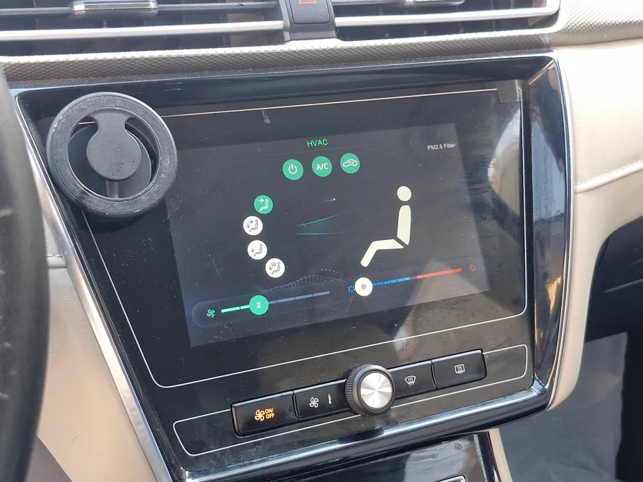 2023 MG 5 COM 