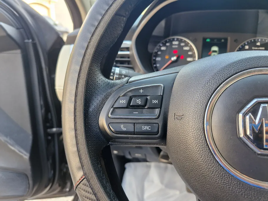 2023 MG 5 COM 