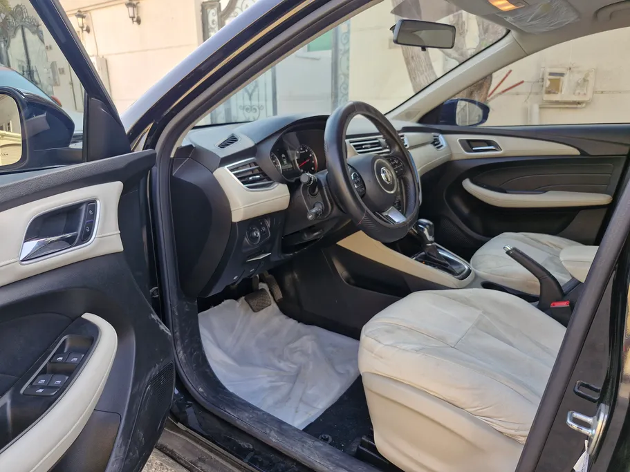 2023 MG 5 COM 