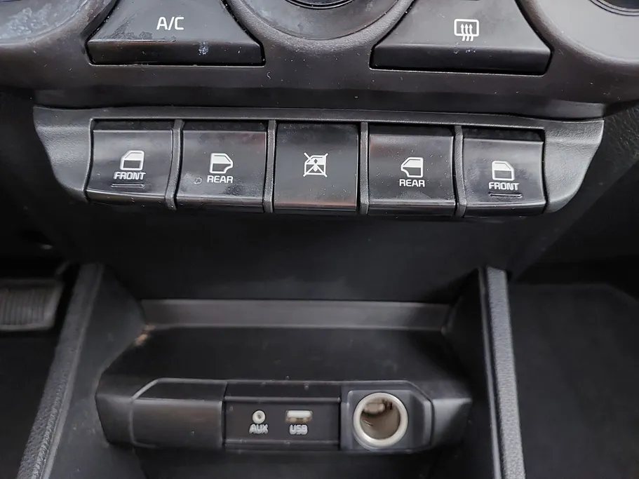 2023 Kia Pegas LX 
