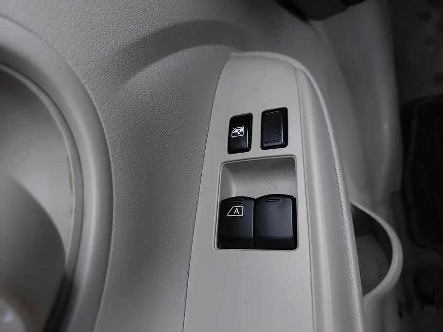 2020 Nissan Sunny SV 
