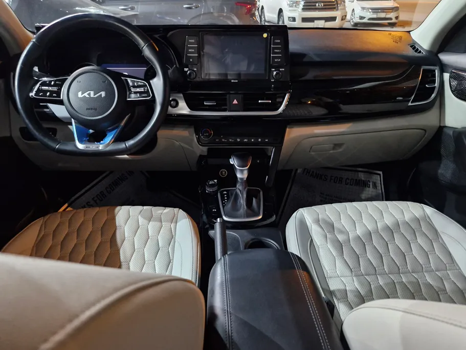 2022 Kia Seltos EX 