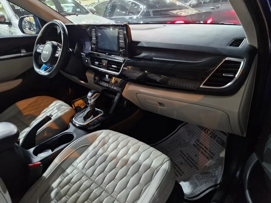 2022 Kia Seltos EX 
