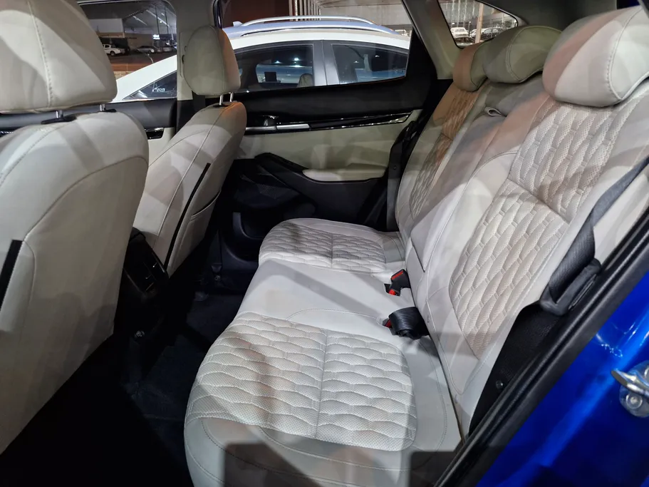 2022 Kia Seltos EX 