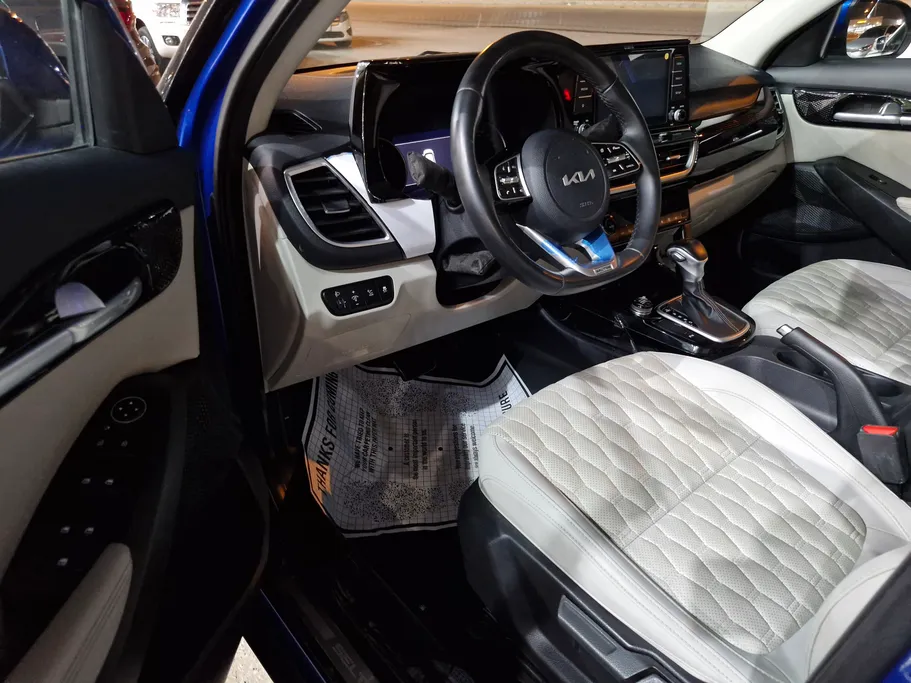 2022 Kia Seltos EX 