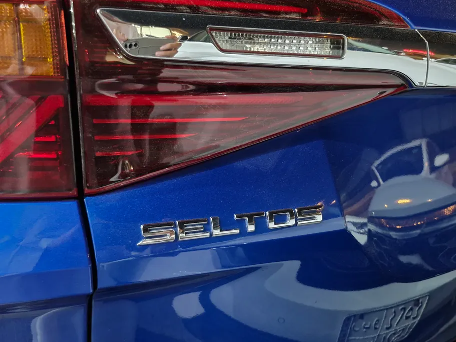 2022 Kia Seltos EX 