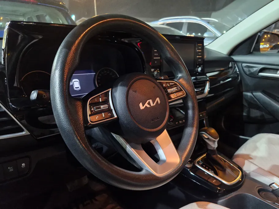 2023 Kia Seltos EX لونين 