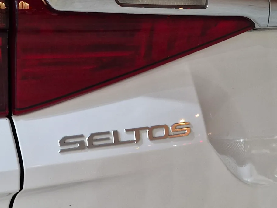 2023 Kia Seltos EX لونين 