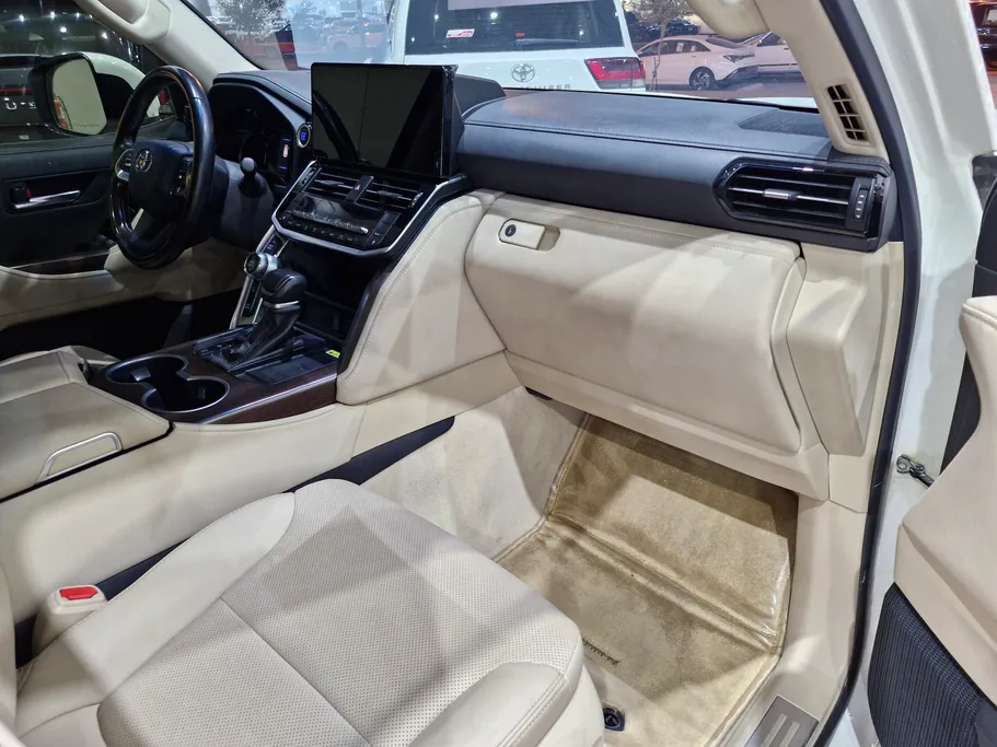 تويوتا لاندكروزر GXR4 2023 