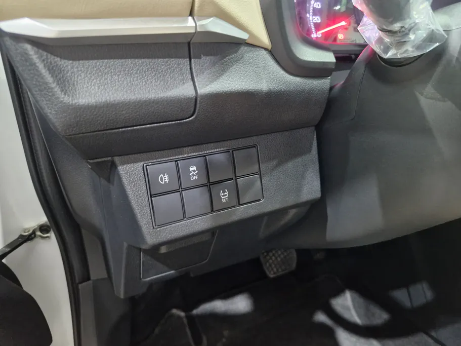 2024 Toyota Yaris  Y 