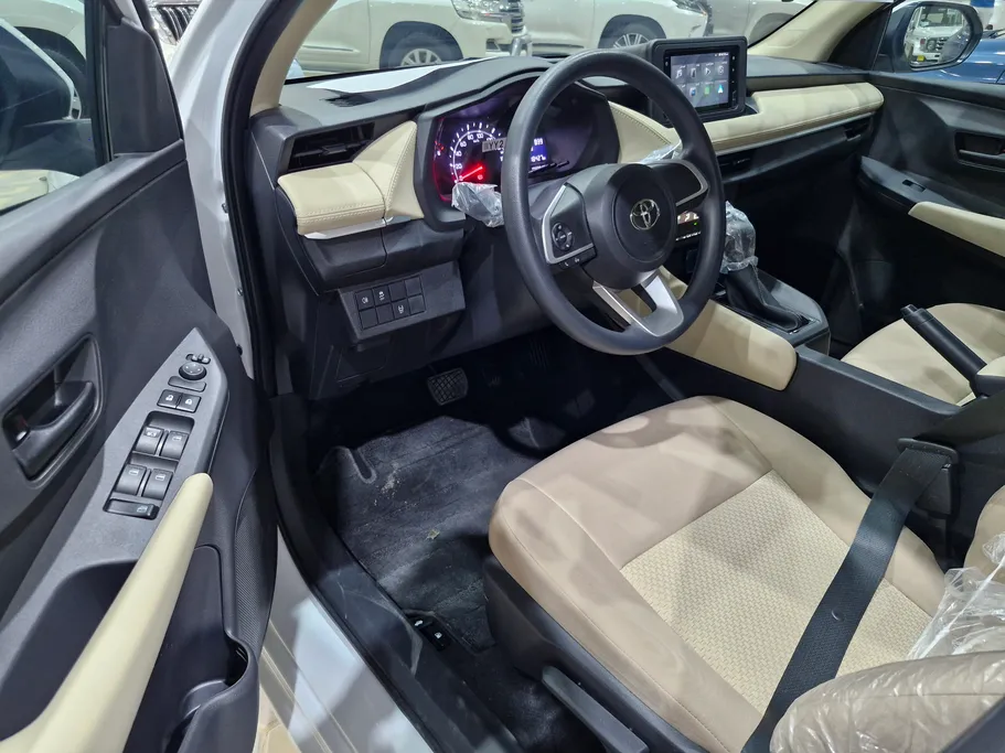 2024 Toyota Yaris  Y 