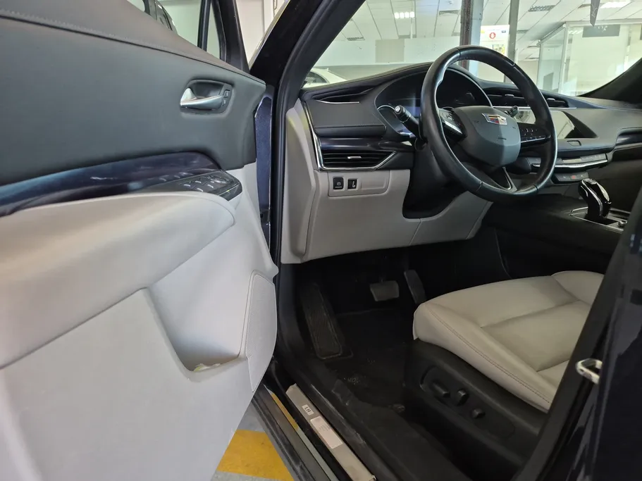 2023 Cadillac XT4  