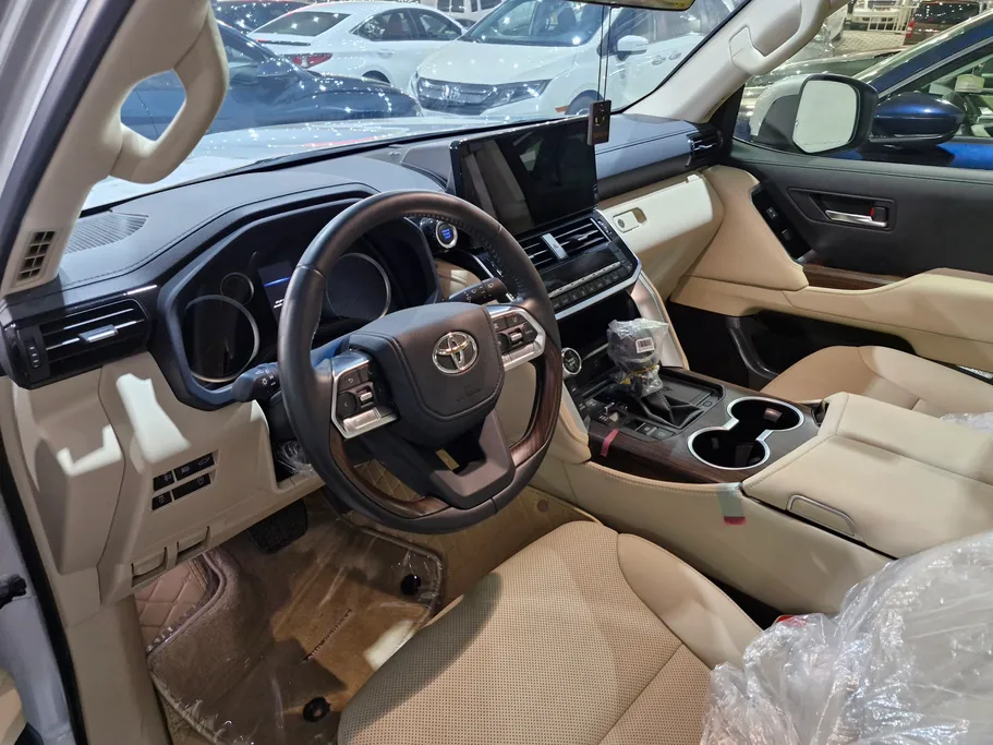 تويوتا لاندكروزر GXR4 2024 