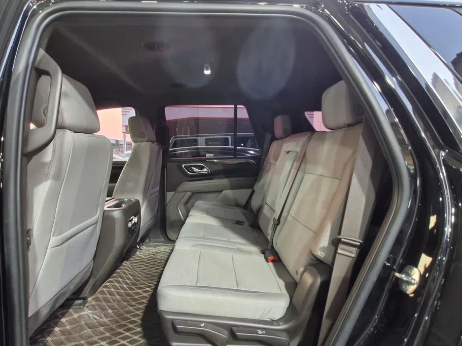 2023 GMC Yukon SLE 