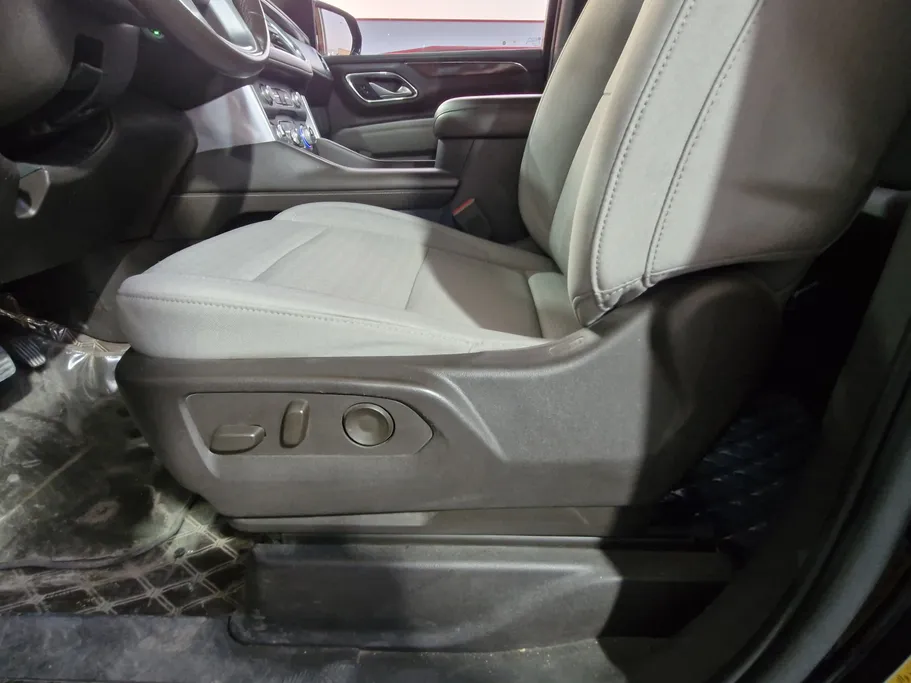 2023 GMC Yukon SLE 
