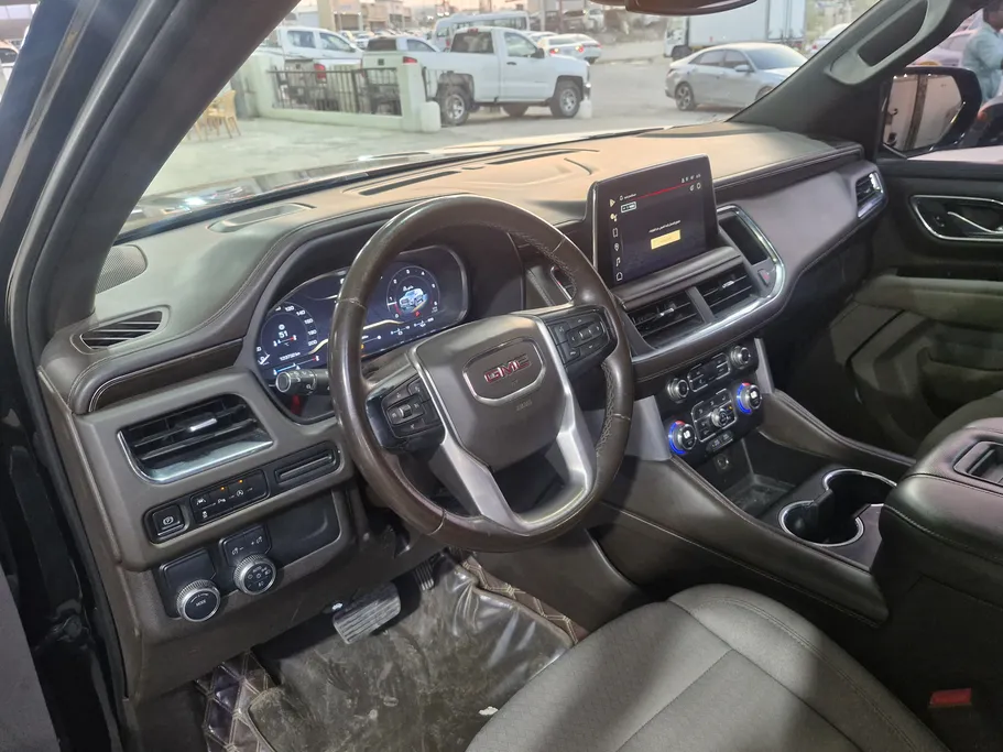 2023 GMC Yukon SLE 