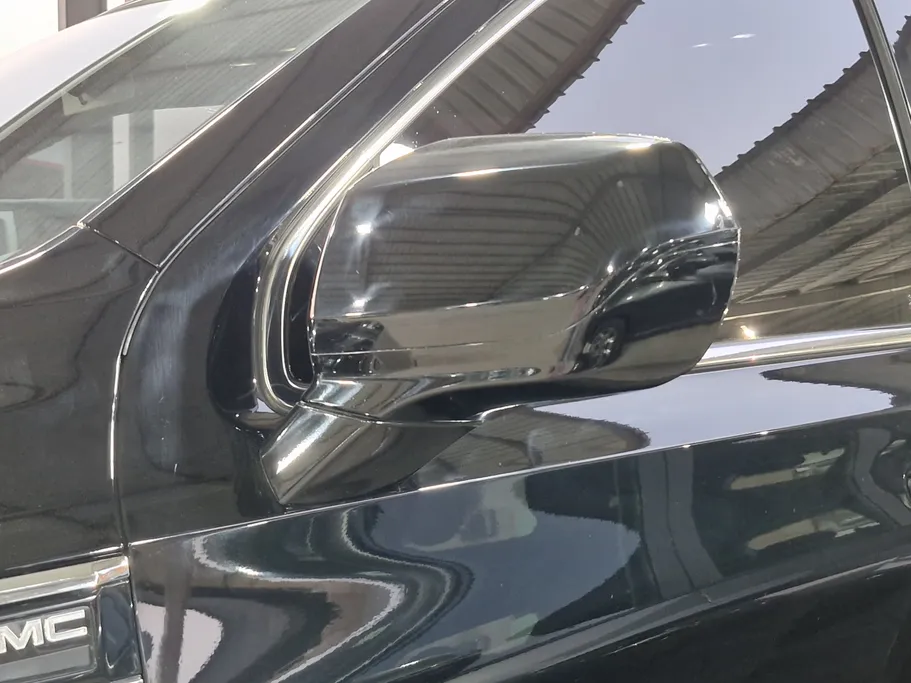 2023 GMC Yukon SLE 