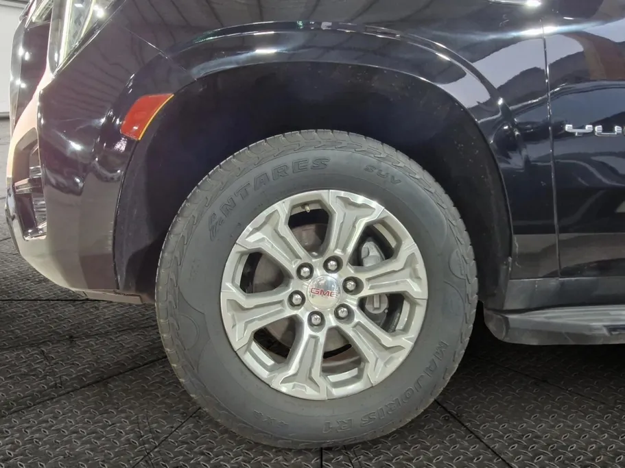 2023 GMC Yukon SLE 