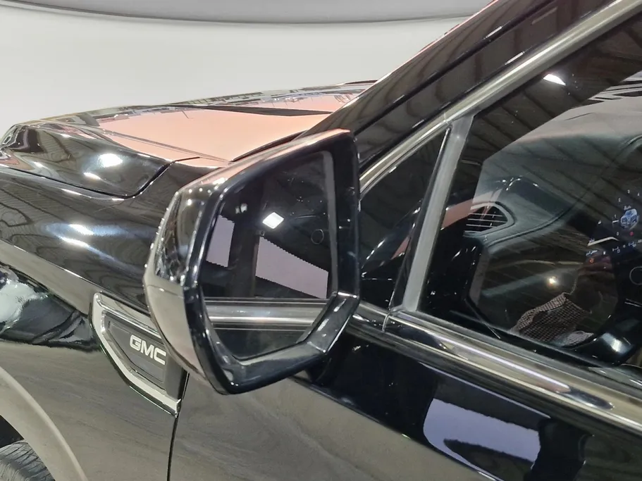 2023 GMC Yukon SLE 