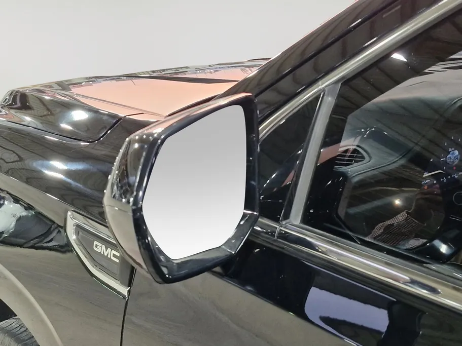 2023 GMC Yukon SLE 