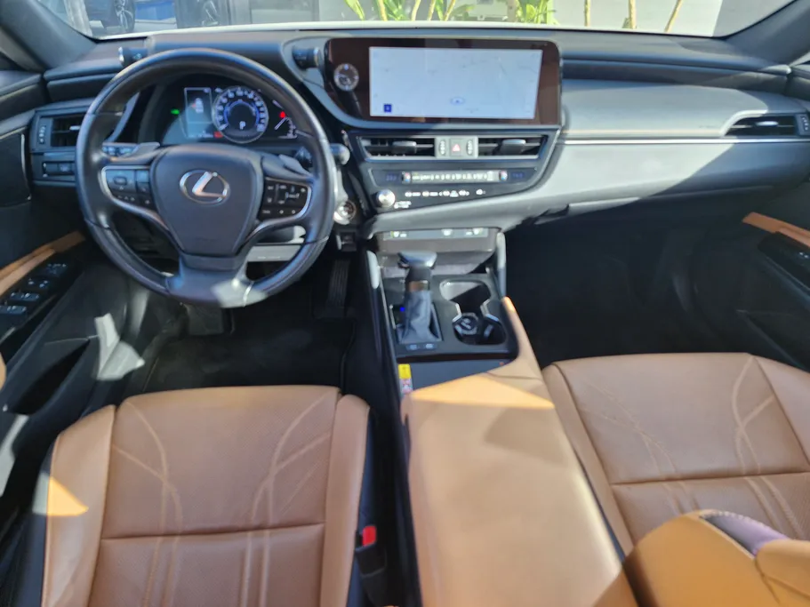 لكزس ES 300 HH Hybrid Executive 2023 