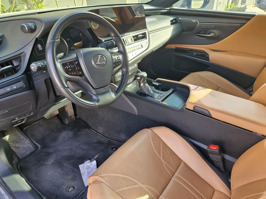 لكزس ES 300 HH Hybrid Executive 2023 