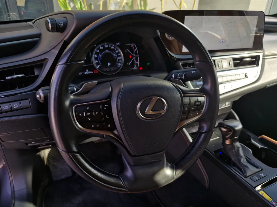 لكزس ES 300 HH Hybrid Executive 2023 