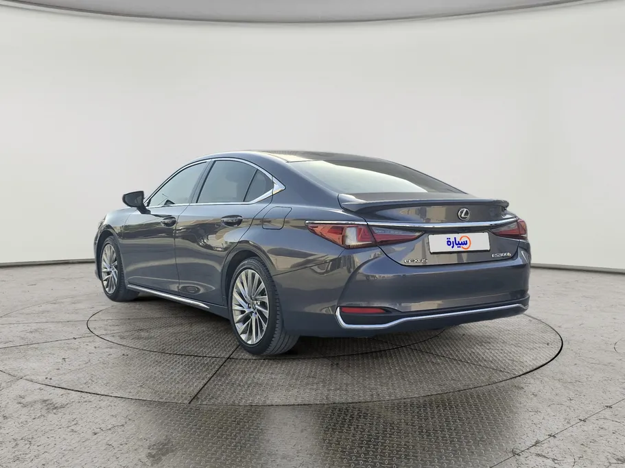لكزس ES 300 HH Hybrid Executive 2023 