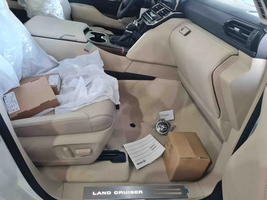 تويوتا لاندكروزر GXR4 DSL 2025 