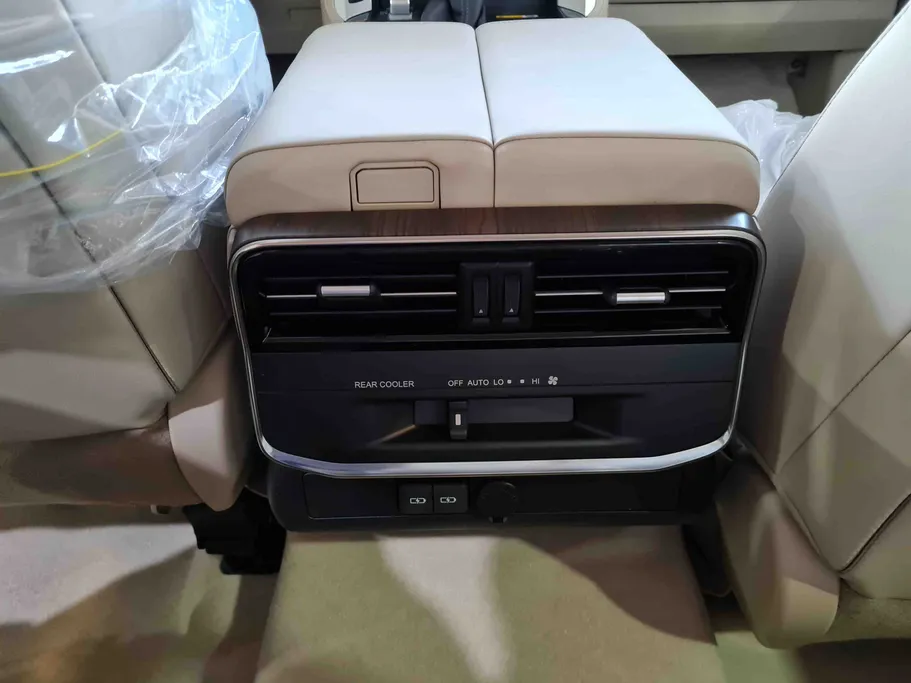 تويوتا لاندكروزر GXR4 DSL 2025 