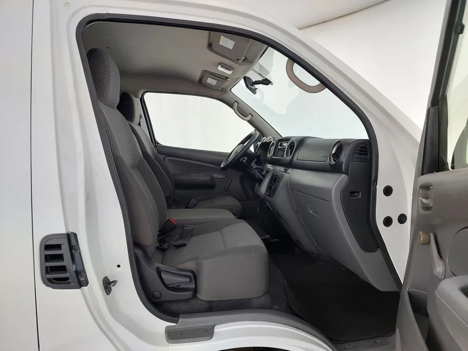 نيسان باص اورفان NV350 2021 