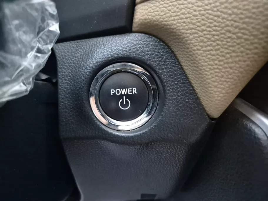 2024 Toyota RAV4 XLE HEV 