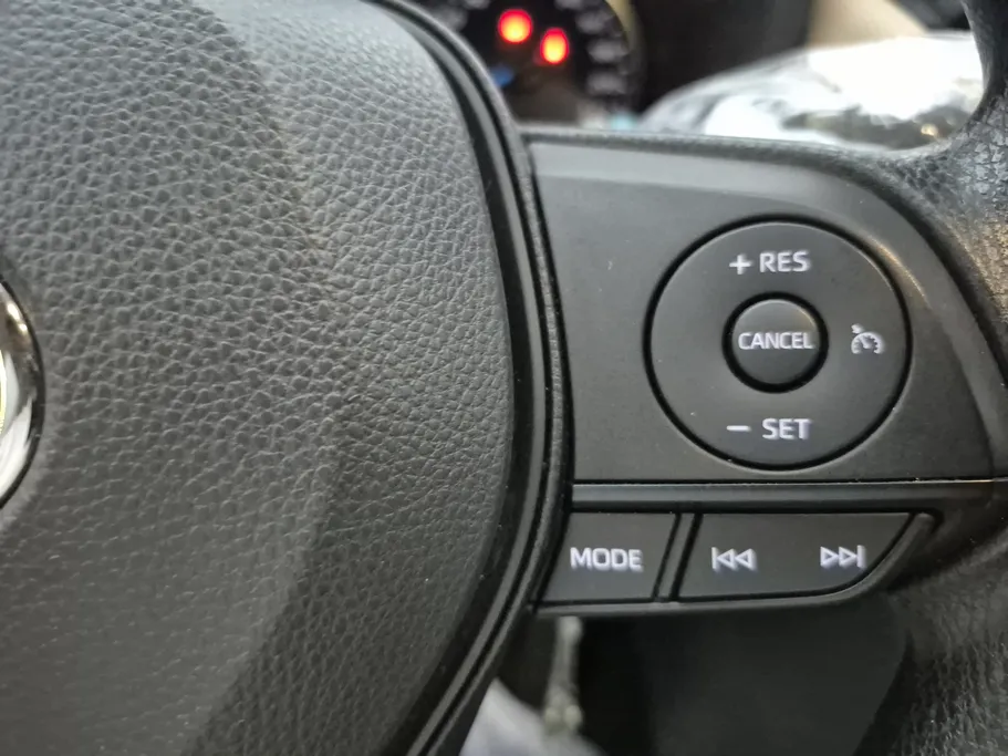 2024 Toyota RAV4 XLE HEV 