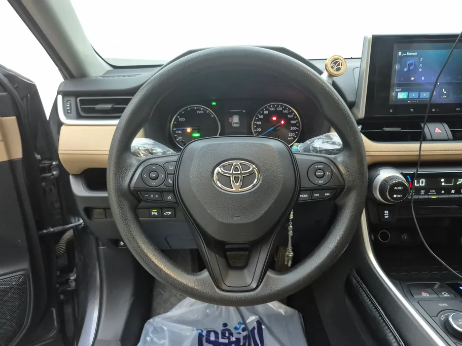 2024 Toyota RAV4 XLE HEV 