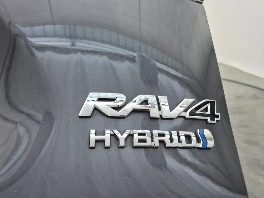 2024 Toyota RAV4 XLE HEV 