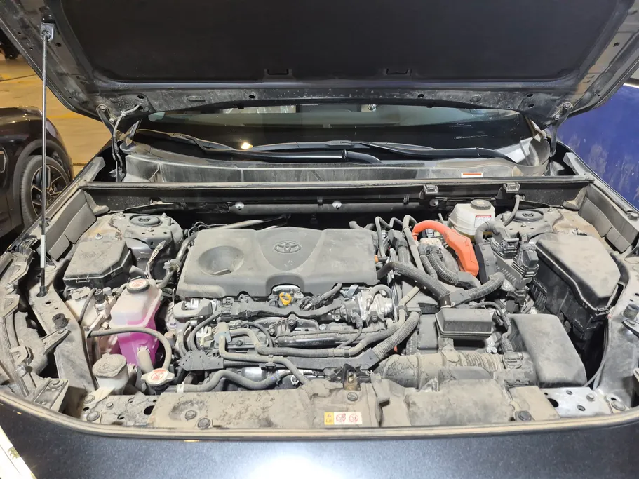 2024 Toyota RAV4 XLE HEV 