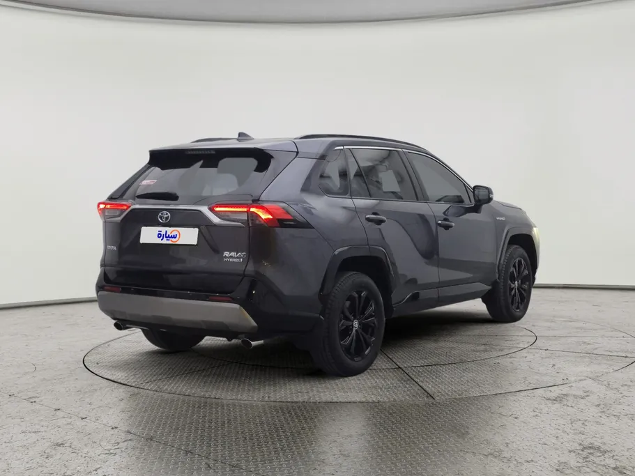 2024 Toyota RAV4 XLE HEV 