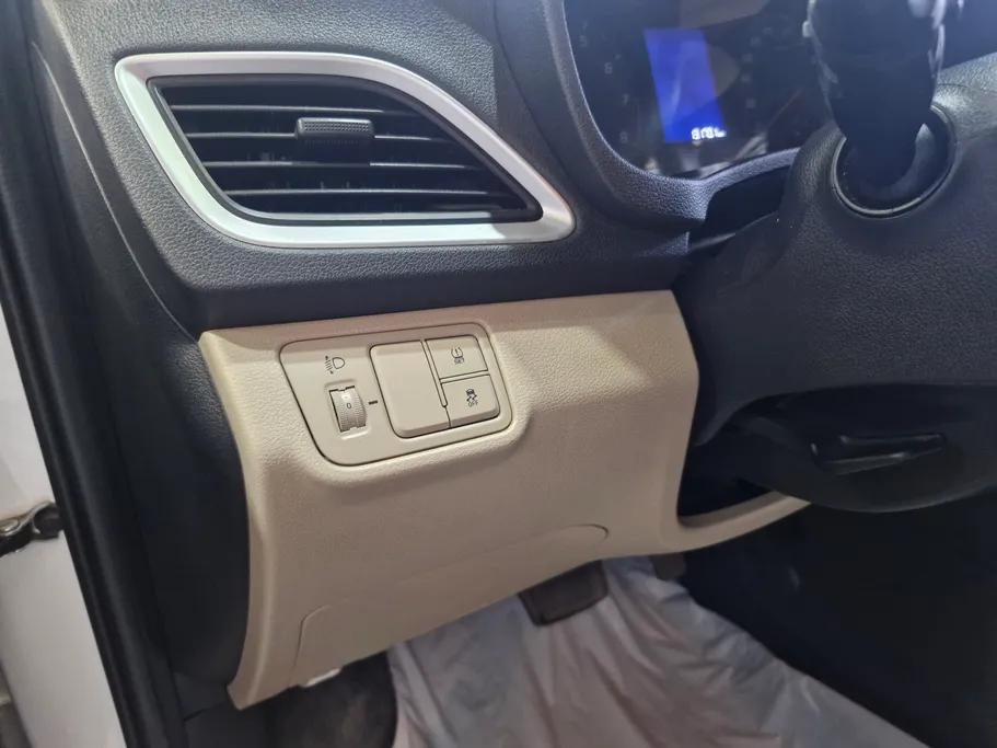 2021 Hyundai Accent Smart 