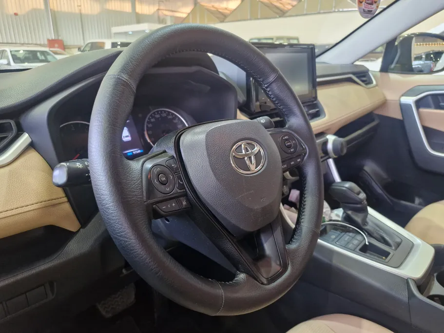2021 Toyota RAV4 LE 