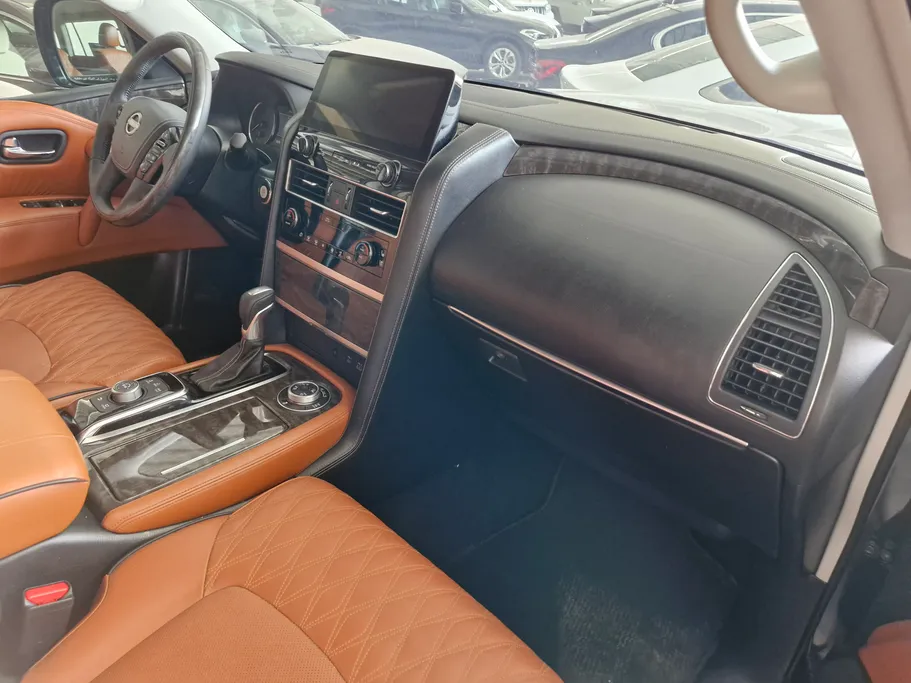 2023 Nissan Patrol Platinum 