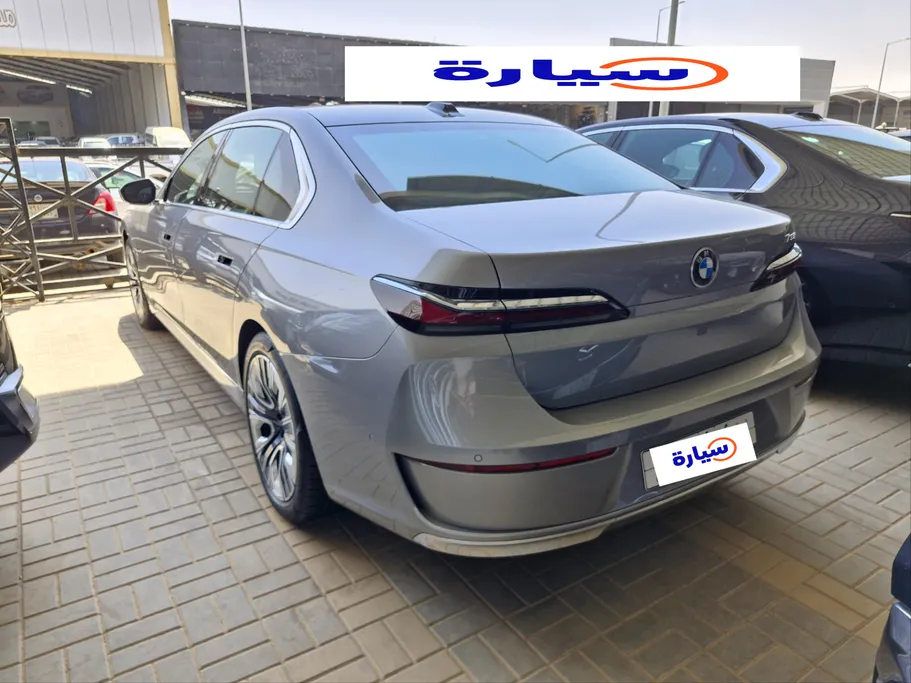 2023 BMW 7 Series 735i 