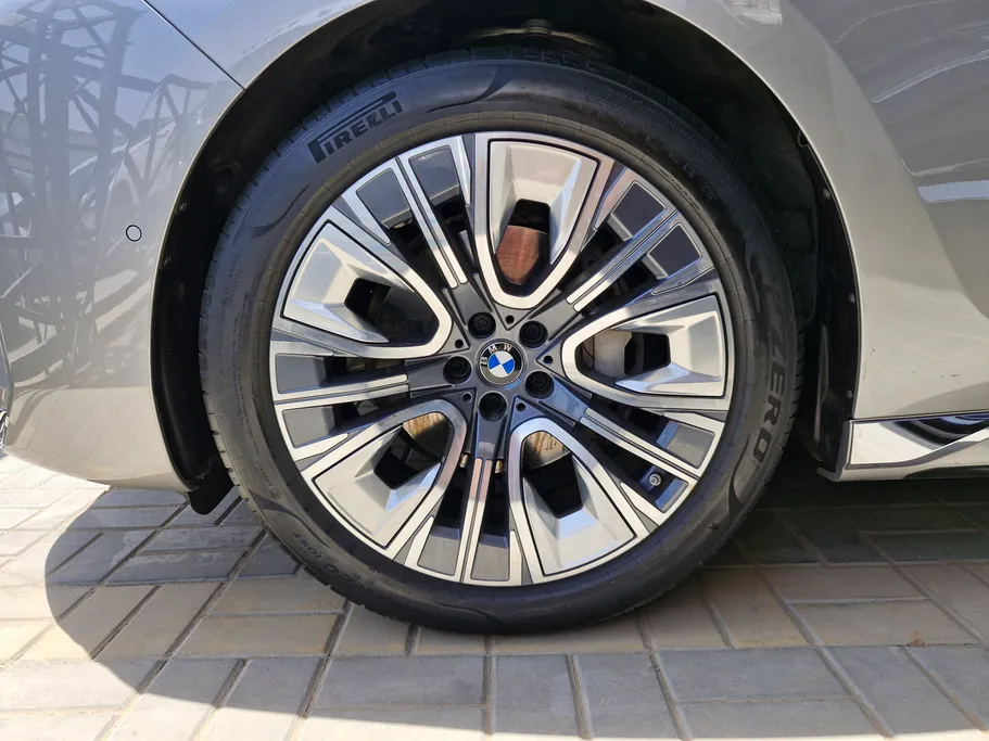 2023 BMW 7 Series 735i 