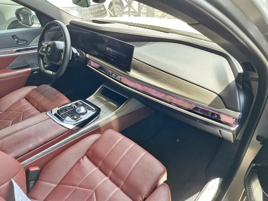 2023 BMW 7 Series 735i 
