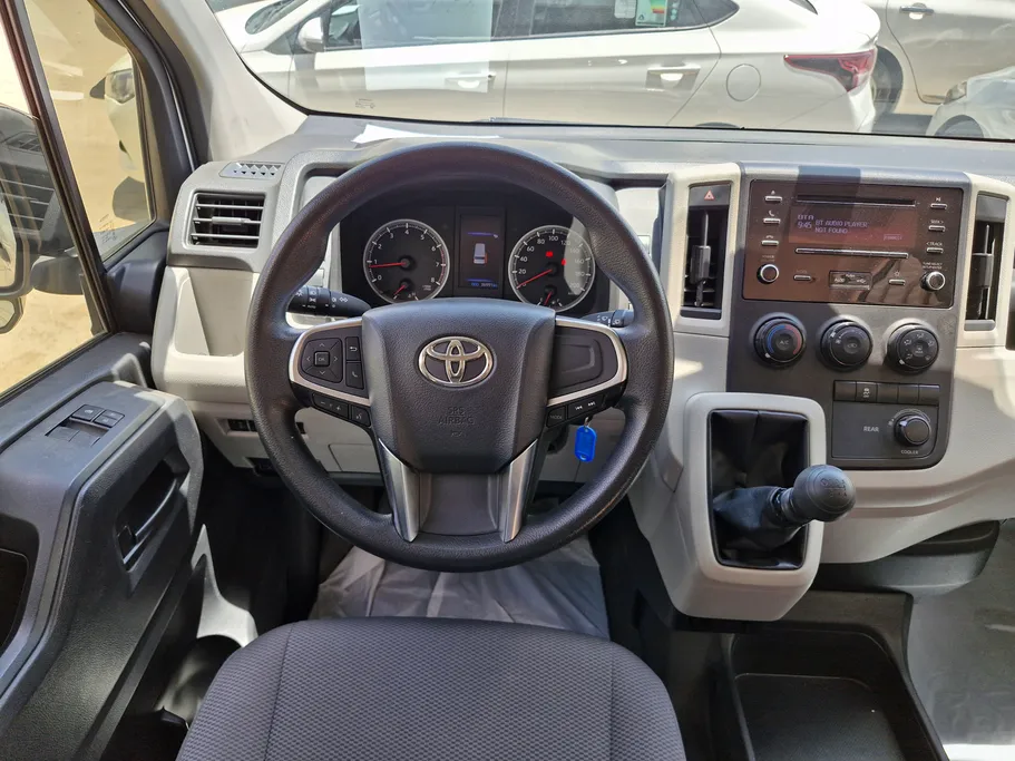 2023 Toyota Haice ركاب سقف عالي 