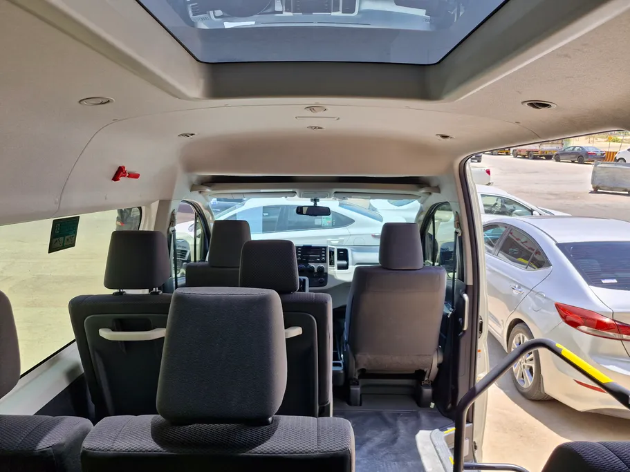 2023 Toyota Haice ركاب سقف عالي 