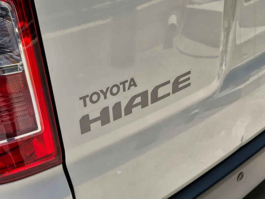 2023 Toyota Haice ركاب سقف عالي 