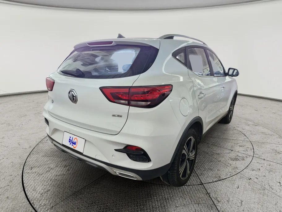 2022 MG ZS LUX 