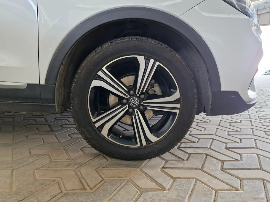 2022 MG ZS LUX 