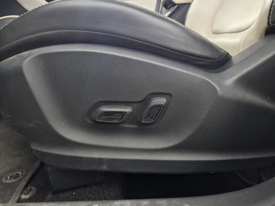 2022 MG ZS LUX 