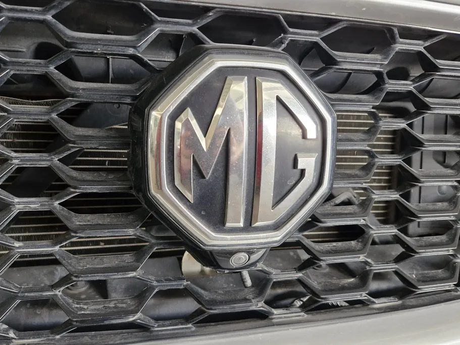2022 MG ZS LUX 